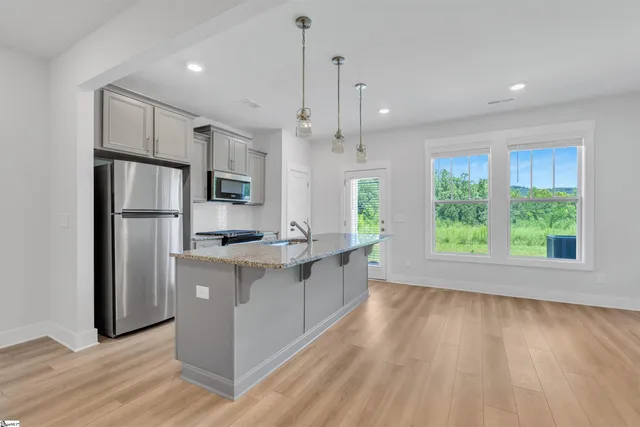 $1,775 | 46 Mardale Lane, Greenville, SC 29609