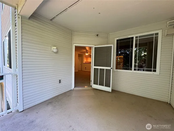 $2,795 | 13301 Southeast 79th Place, Unit C210, Newcastle, WA 98059