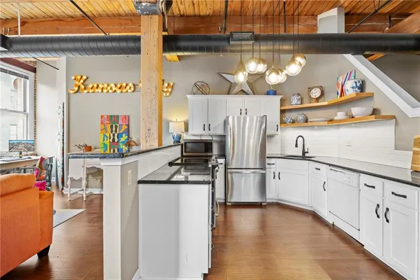 $187,000 | 308 West 8th Street, Unit 401, Kansas City, MO 64105