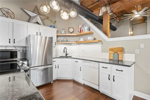 $187,000 | 308 West 8th Street, Unit 401, Kansas City, MO 64105