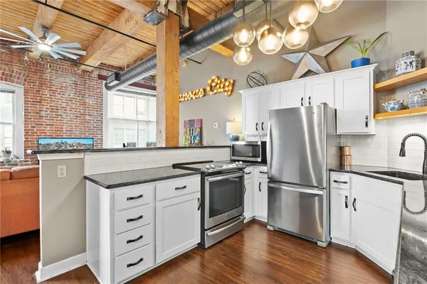 $187,000 | 308 West 8th Street, Unit 401, Kansas City, MO 64105