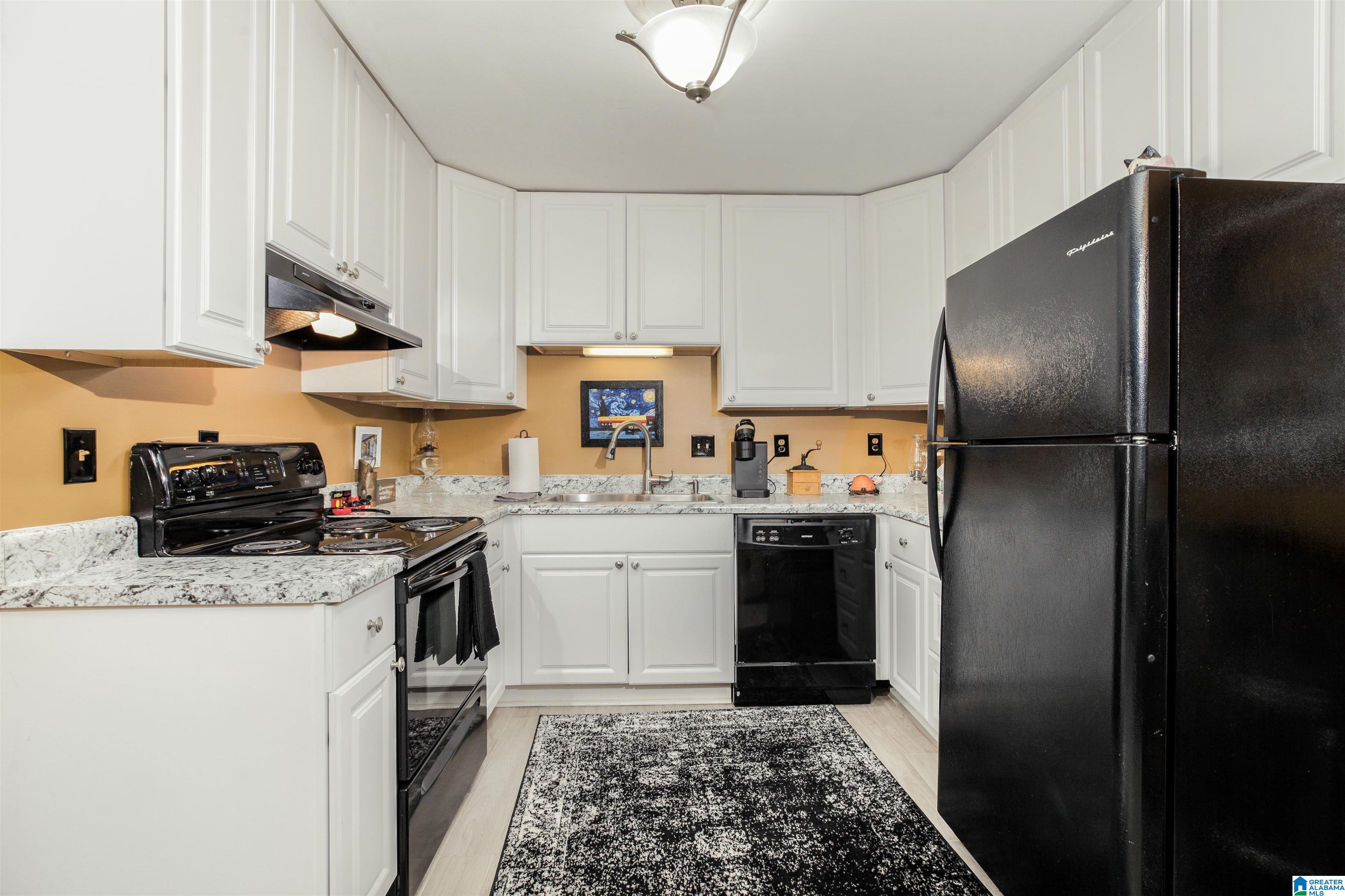 57 Hanover Circle, Unit 321 Birmingham, AL 35205 - Photo 3 of 23