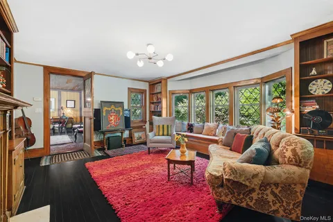 $1,100,000 | 3 Holbrook Road, Briarcliff Manor, NY 10510