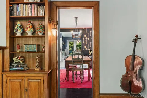 $1,100,000 | 3 Holbrook Road, Briarcliff Manor, NY 10510