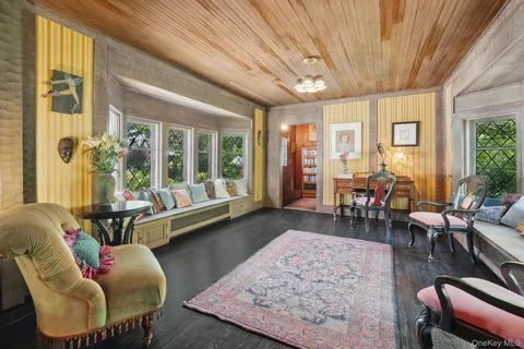 $1,100,000 | 3 Holbrook Road, Briarcliff Manor, NY 10510