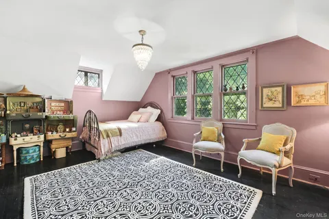 $1,100,000 | 3 Holbrook Road, Briarcliff Manor, NY 10510