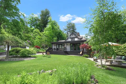 $1,100,000 | 3 Holbrook Road, Briarcliff Manor, NY 10510