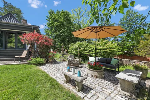 $1,100,000 | 3 Holbrook Road, Briarcliff Manor, NY 10510