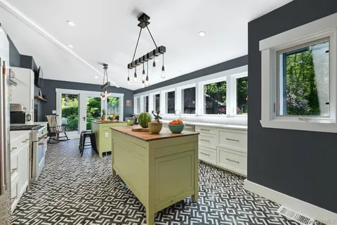 $1,100,000 | 3 Holbrook Road, Briarcliff Manor, NY 10510