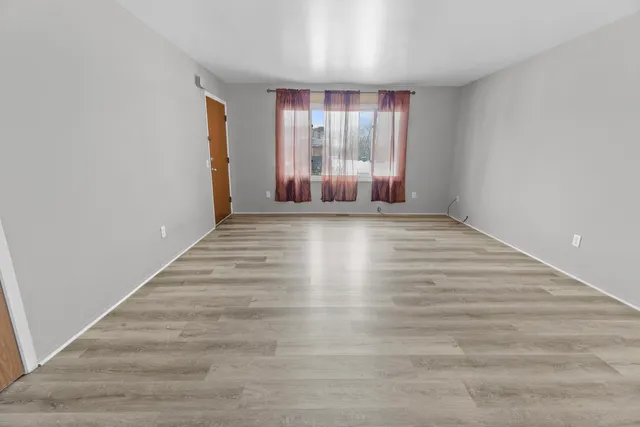 $1,400 | 1017 9th Street, Unit 7, Harvard, IL 60033