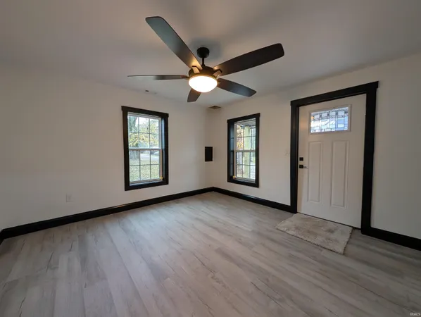 $98,900 | 307 Giltner Street, Oaktown, IN 47561