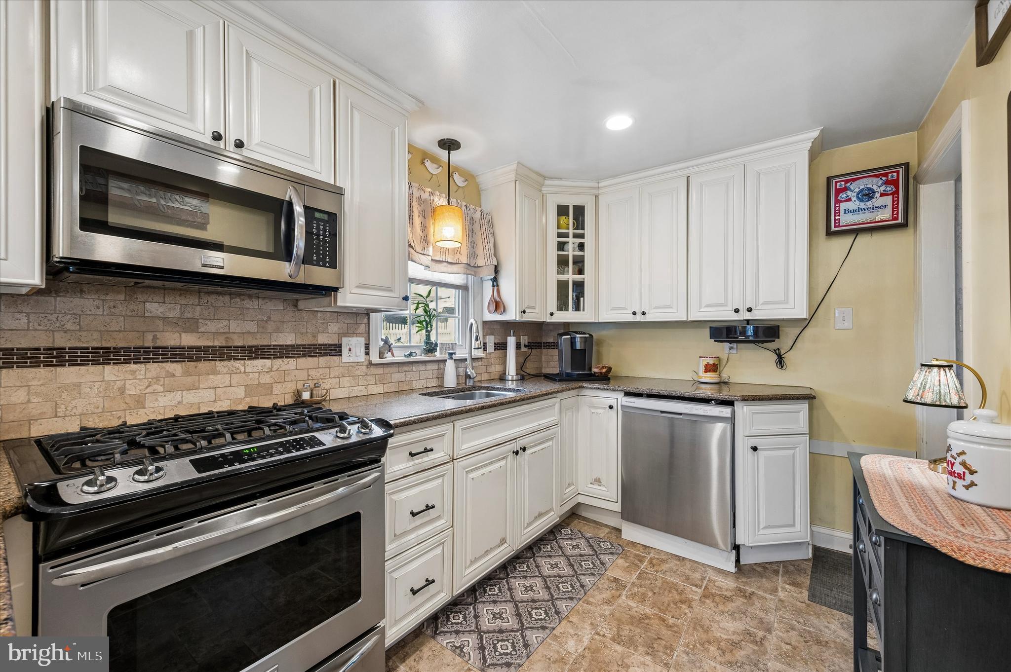 838 Springhill Road Secane, PA 19018 - Photo 11 of 25