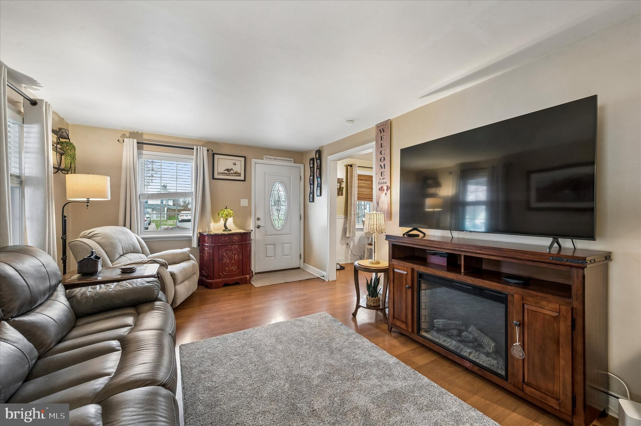 838 Springhill Road Secane, PA 19018 - Photo 4 of 25