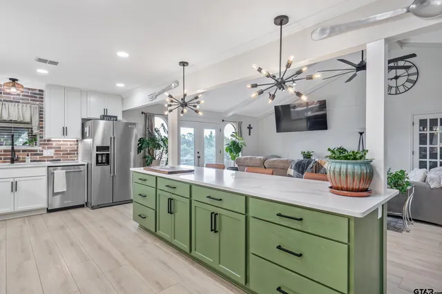 $729,999 | 9596 County Road 1230, Flint, TX 75762