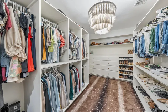 $729,999 | 9596 County Road 1230, Flint, TX 75762