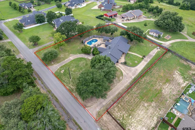 $729,999 | 9596 County Road 1230, Flint, TX 75762