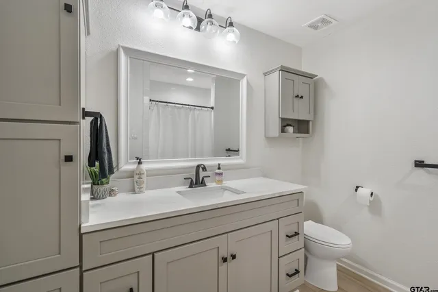 $729,999 | 9596 County Road 1230, Flint, TX 75762