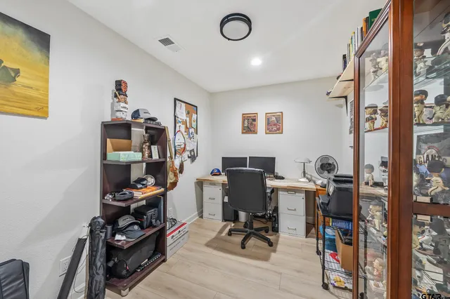 $729,999 | 9596 County Road 1230, Flint, TX 75762