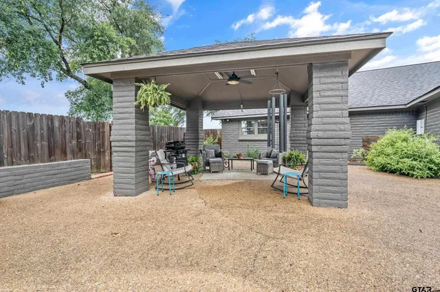 $729,999 | 9596 County Road 1230, Flint, TX 75762