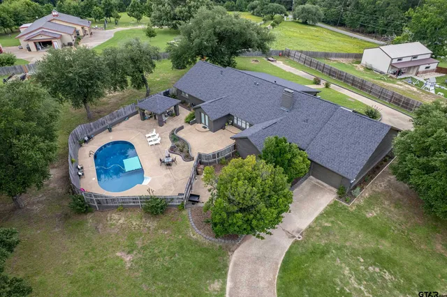 $729,999 | 9596 County Road 1230, Flint, TX 75762