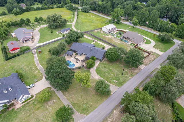 $729,999 | 9596 County Road 1230, Flint, TX 75762