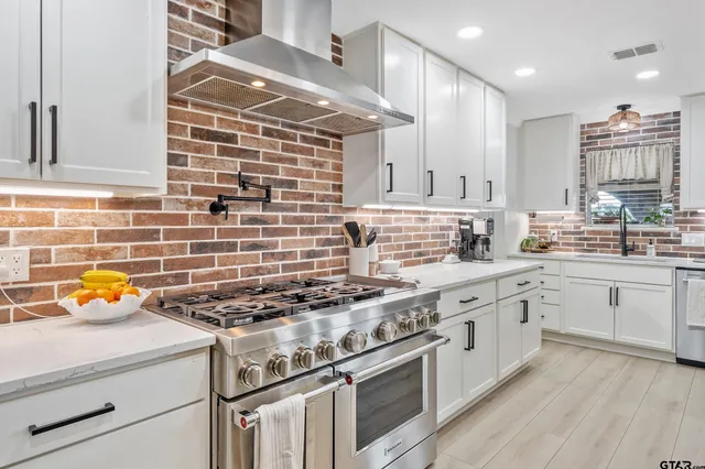 $729,999 | 9596 County Road 1230, Flint, TX 75762