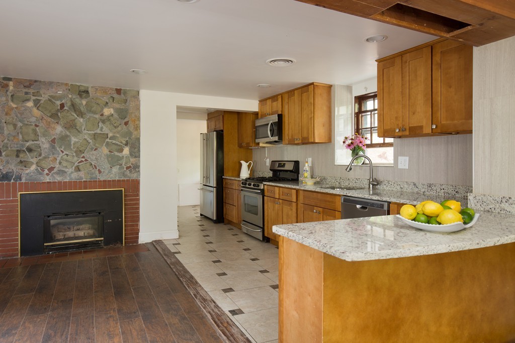 16 Woodland Road Weston, MA 02493 - Photo 2 of 11 Gallery Image 2