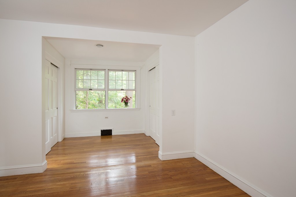 16 Woodland Road Weston, MA 02493 - Photo 5 of 11 Gallery Image 5