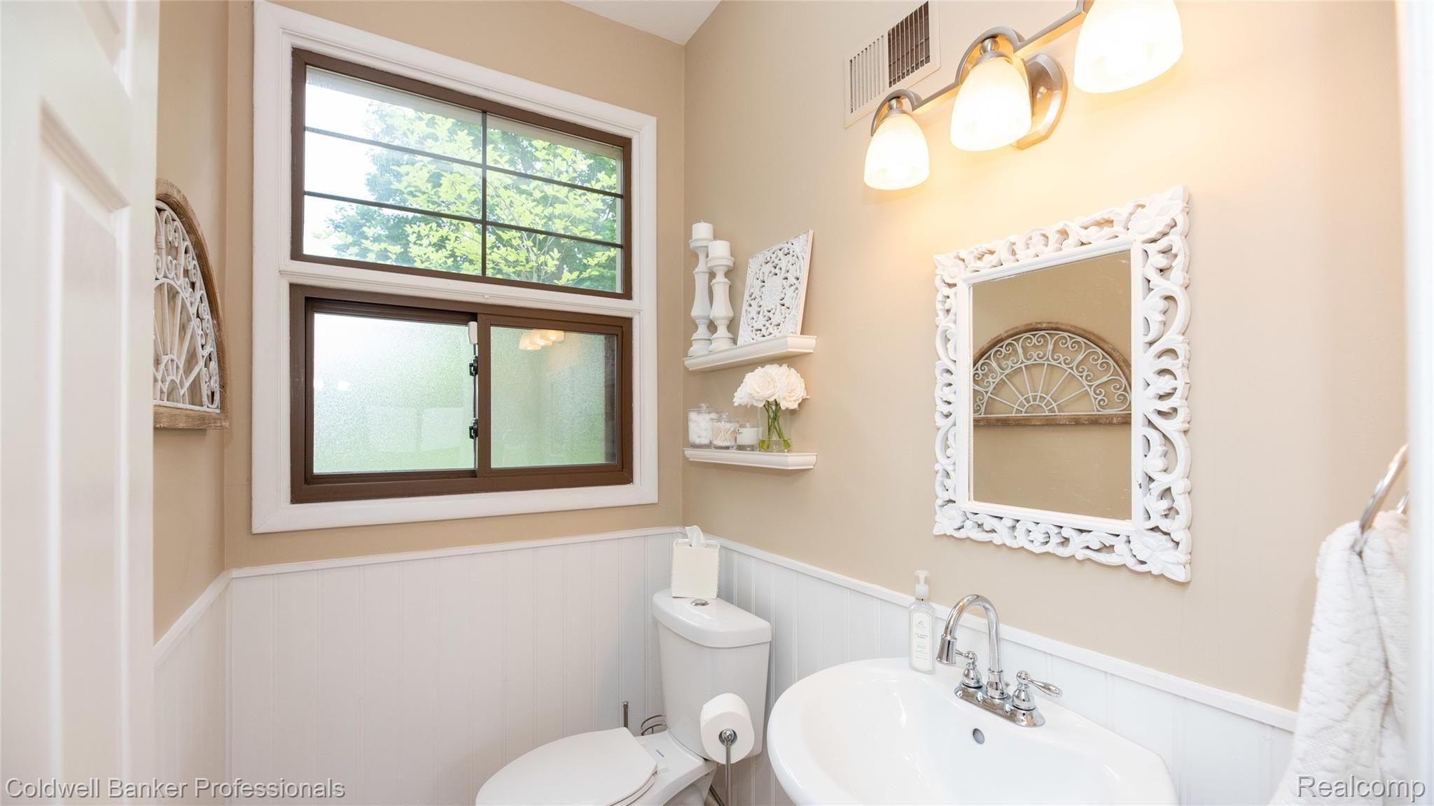 35932 Hardenburg Road Farmington, MI 48331 - Photo 26 of 34 00__22.jpg