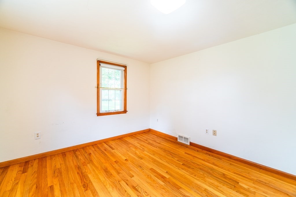 240 Newton Road Springfield, MA 01118 - Photo 25 of 37