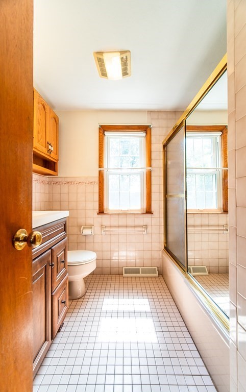 240 Newton Road Springfield, MA 01118 - Photo 29 of 37