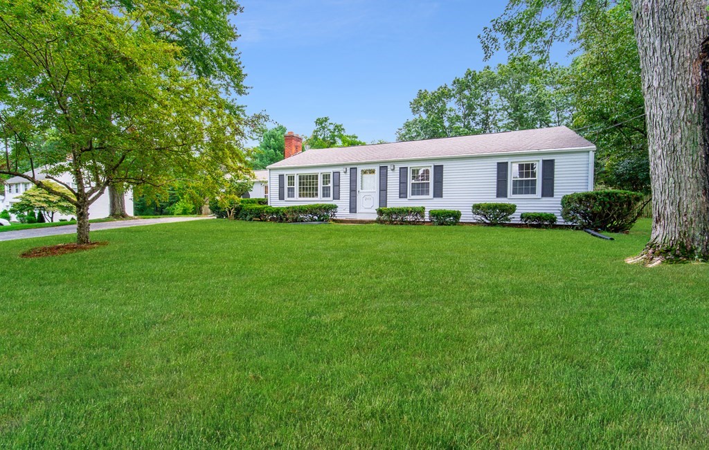 240 Newton Road Springfield, MA 01118 - Photo 3 of 37