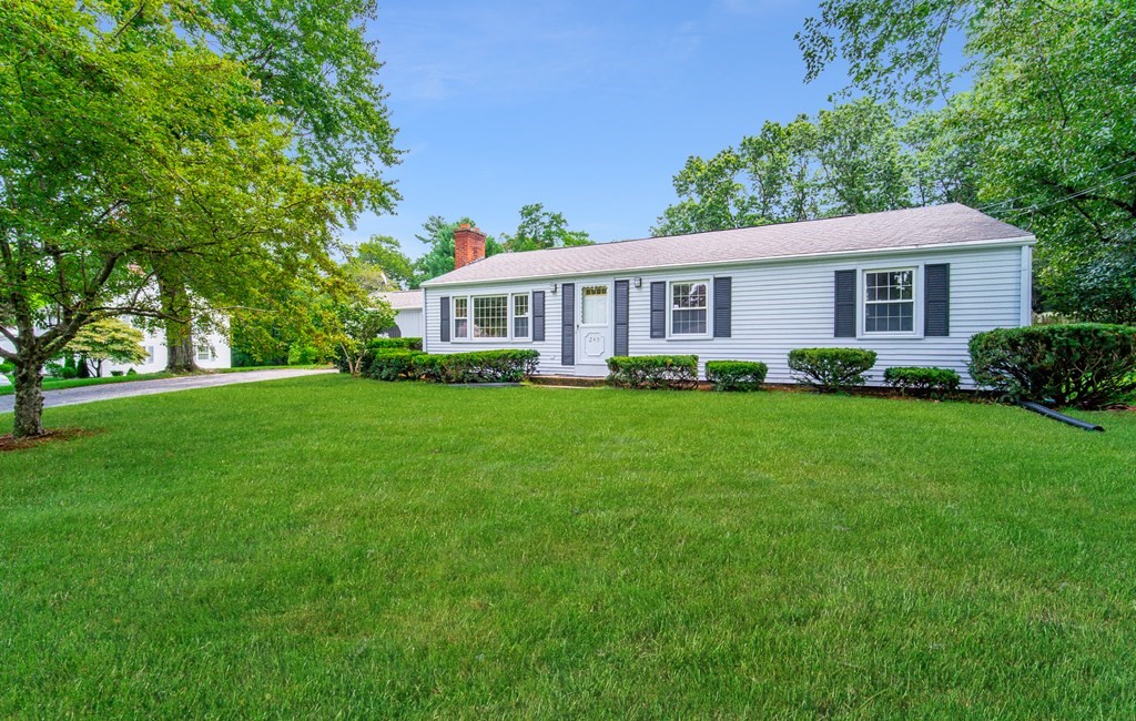 240 Newton Road Springfield, MA 01118 - Photo 4 of 37
