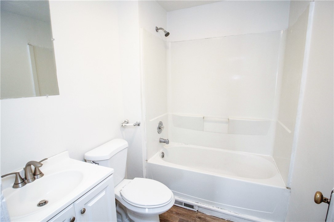 185 Roycroft Drive Rochester, NY 14621 - Photo 13 of 25