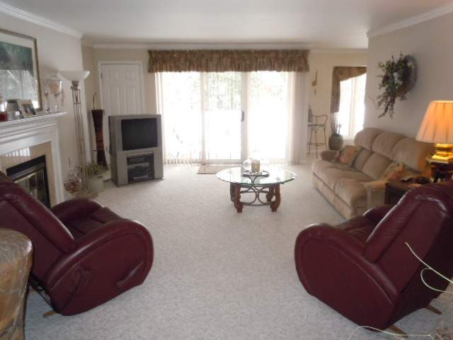 1645 B Huntington Park Rochester, MI 48309 - Photo 5 of 24 31091072-4.JPG