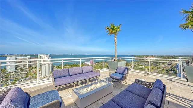 $4,600,000 | 540 North Tamiami Trail, Unit 1702, Sarasota, FL 34236