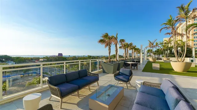 $4,600,000 | 540 North Tamiami Trail, Unit 1702, Sarasota, FL 34236