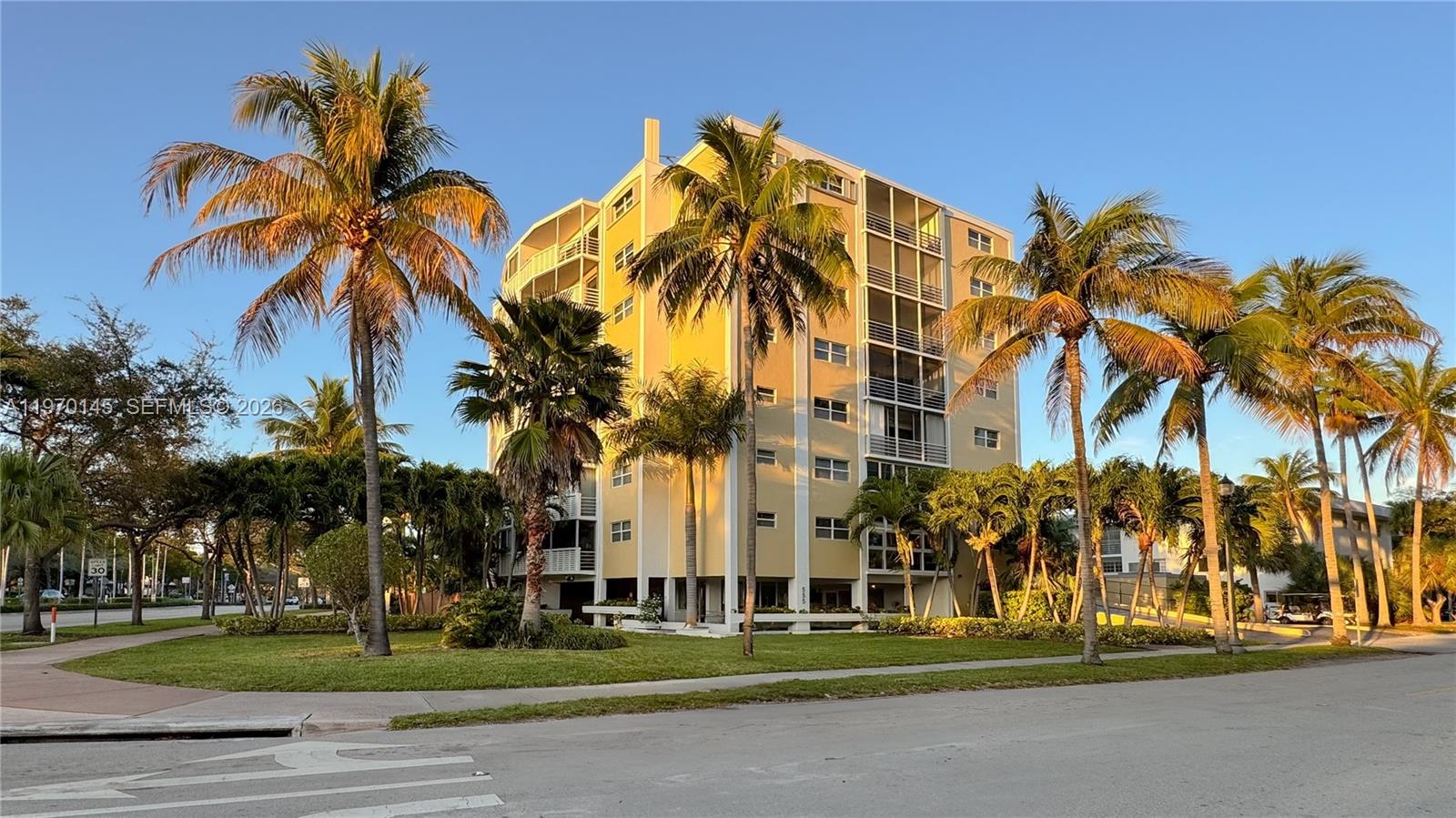 555 Crandon Boulevard, Unit 82 Key Biscayne, FL 33149 - Photo 27 of 28
