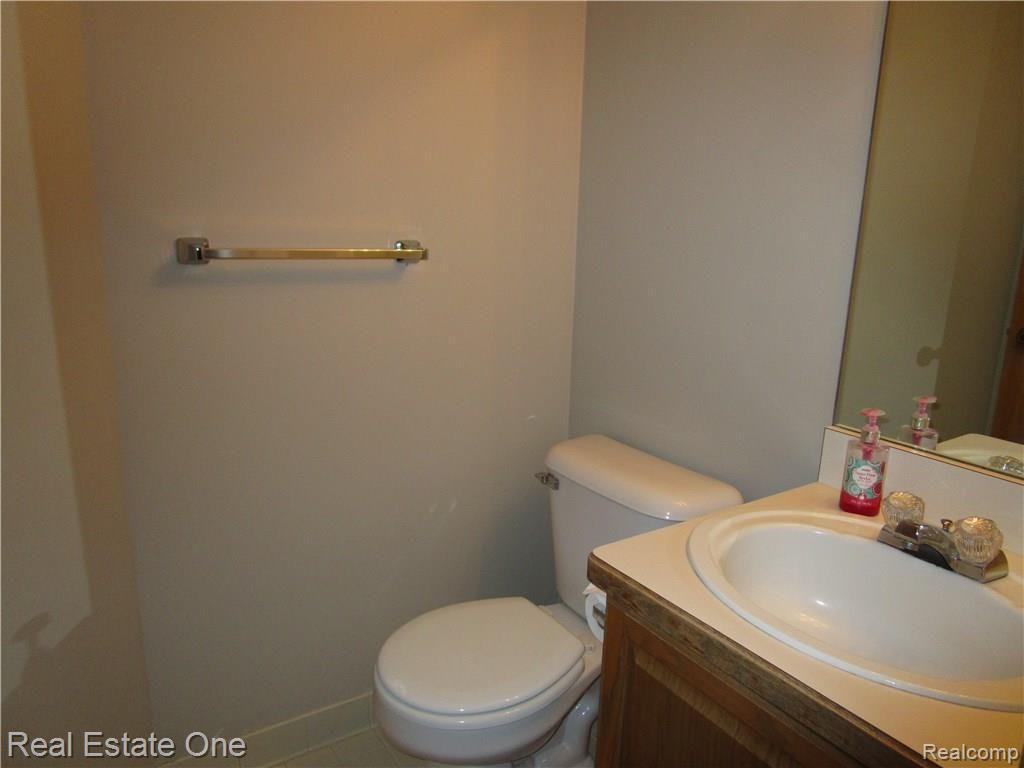 130 Pine Tree Ridge, Unit 50 Waterford, MI 48327 - Photo 11 of 22