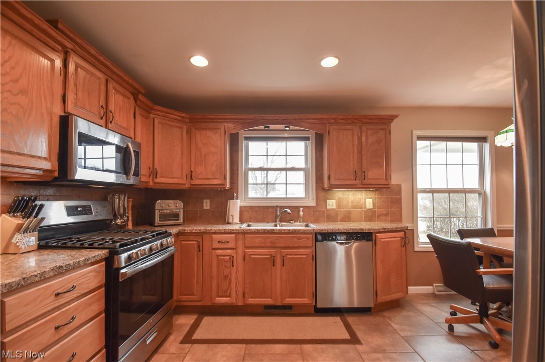 4517 Burkey Road Youngstown, OH 44515 - Photo 12 of 29 Gallery Image 12