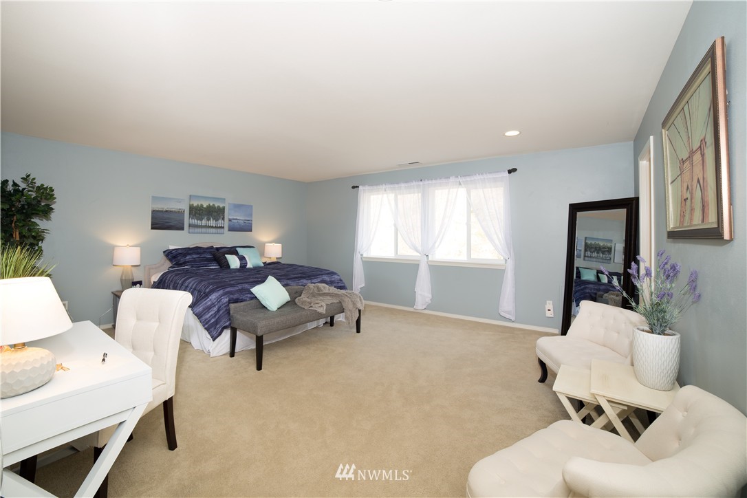 2708 Northeast 2nd Street Renton, WA 98056 - Photo 11 of 23