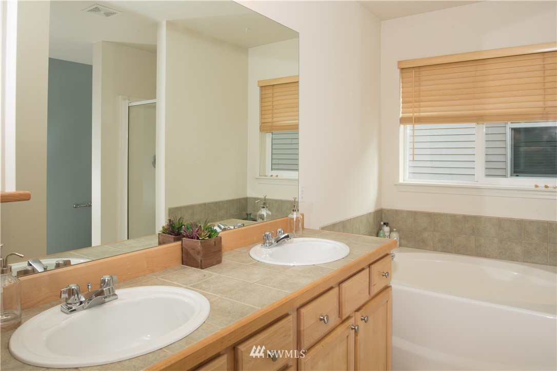 2708 Northeast 2nd Street Renton, WA 98056 - Photo 14 of 23