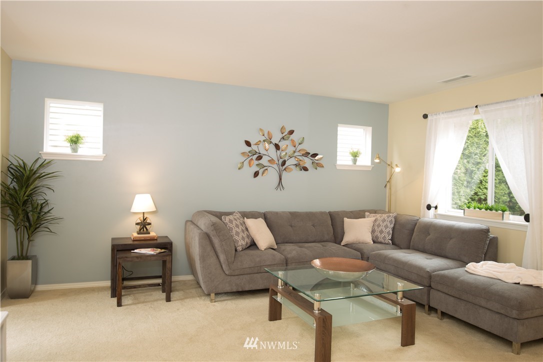 2708 Northeast 2nd Street Renton, WA 98056 - Photo 4 of 23