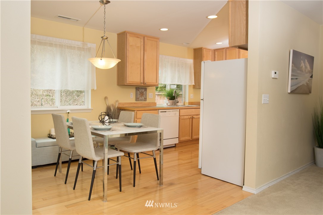 2708 Northeast 2nd Street Renton, WA 98056 - Photo 6 of 23