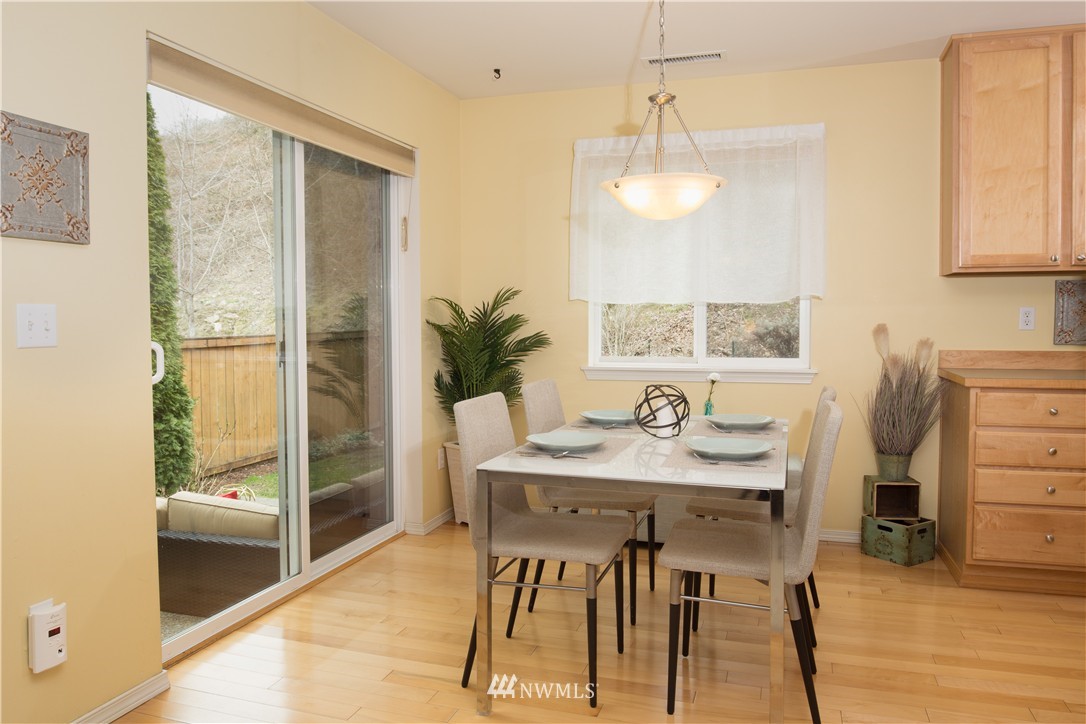2708 Northeast 2nd Street Renton, WA 98056 - Photo 7 of 23
