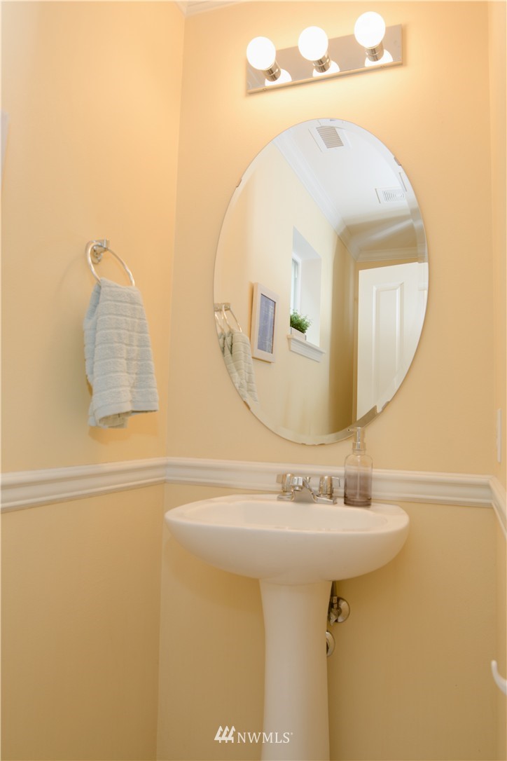 2708 Northeast 2nd Street Renton, WA 98056 - Photo 10 of 23
