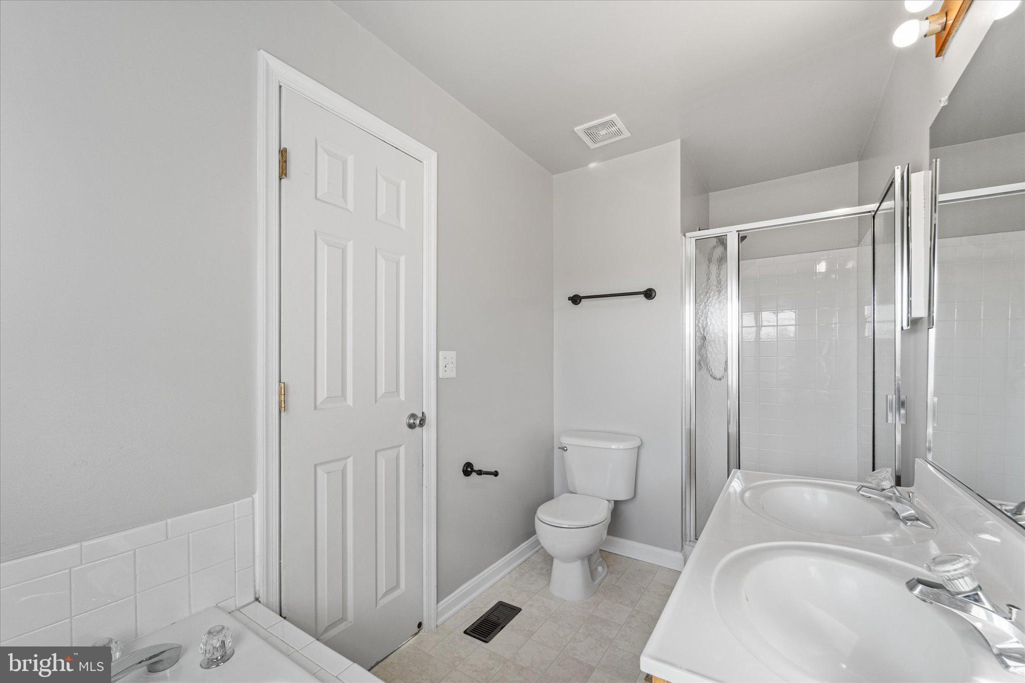 4107 Yellow Stone Loop Dumfries, VA 22025 - Photo 18 of 39