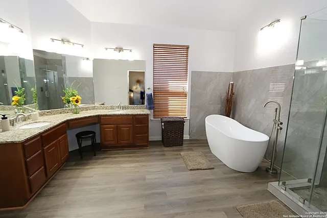 $499,900 | 8614 Mantano Ridge, Helotes, TX 78023