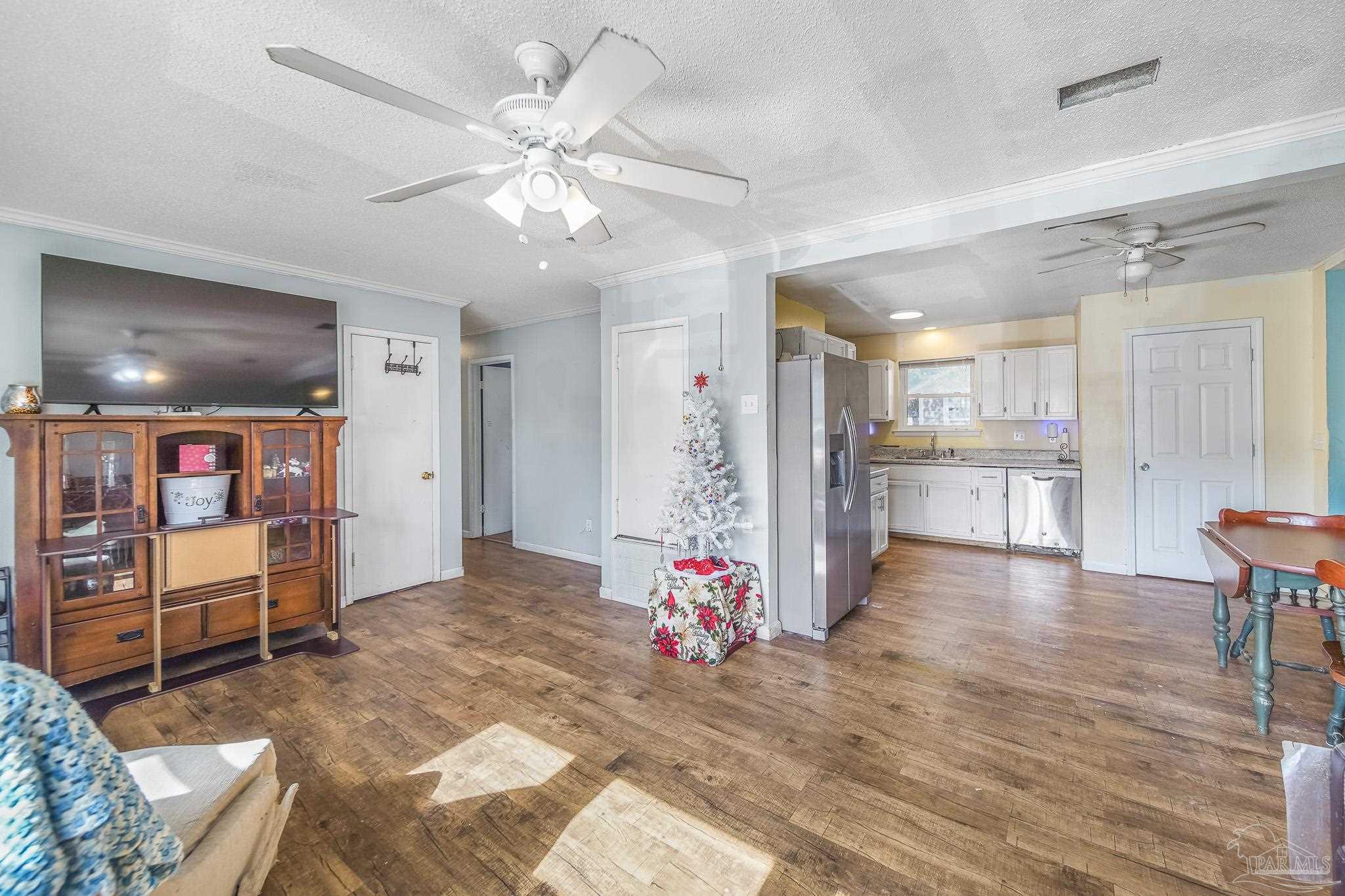 320 Quigley Road Pensacola, FL 32506 - Photo 3 of 29 Gallery Image 3