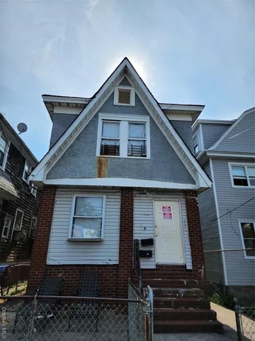 $750,000 | 179 Beach 114th Street | Rockaway Park